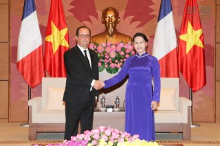 Chủ tịch Quốc hội Nguyễn Thị Kim Ngân tiếp Tổng thống Cộng hòa Pháp François Hollande